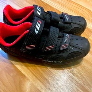 Garneau Cycle Shoes (size 7.5)